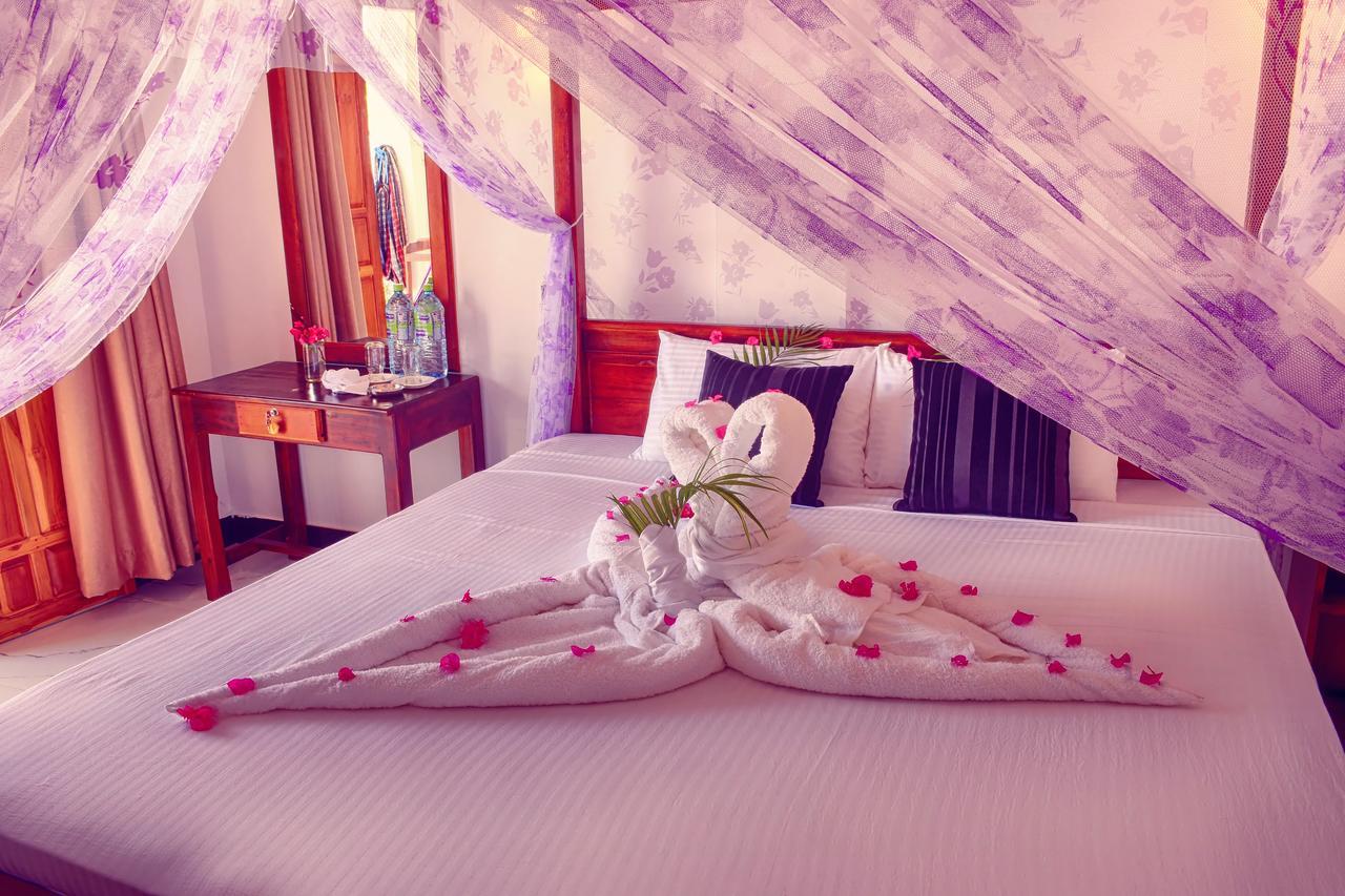 Aqua Blue Hotel Arugam Bay Bagian luar foto